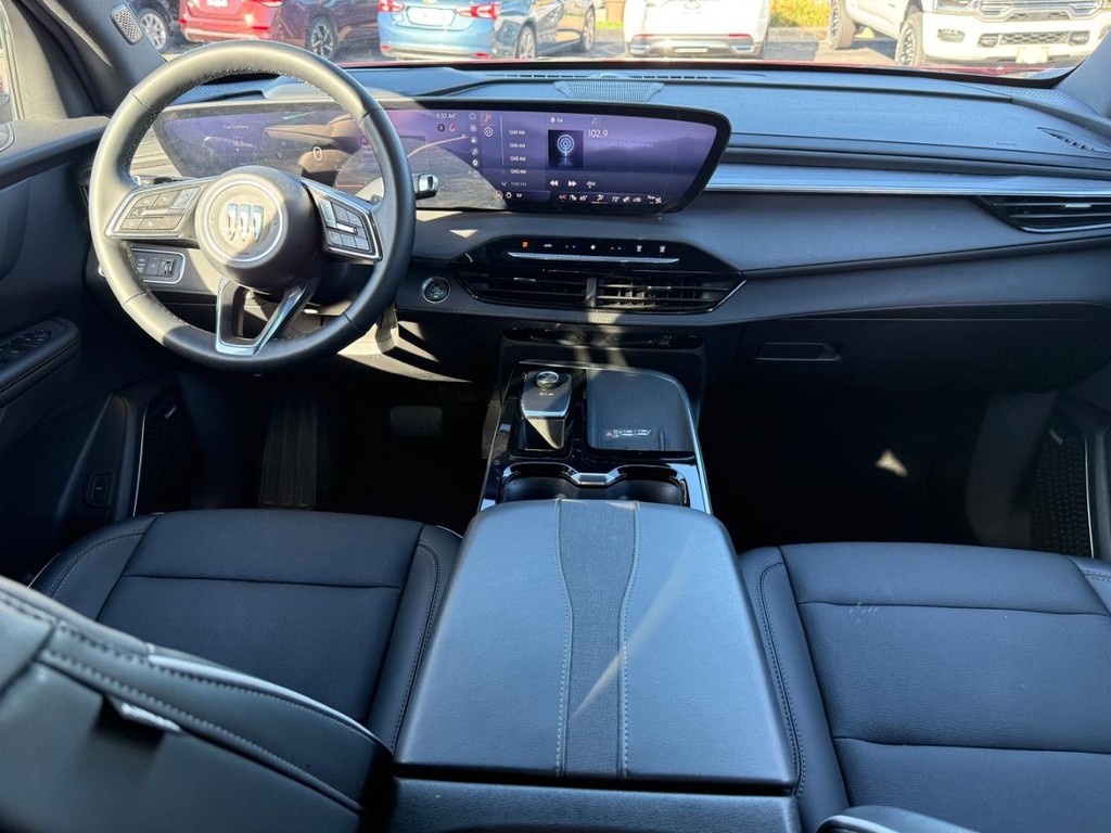 Buick Enclave Vehicle Full-screen Gallery Image 09