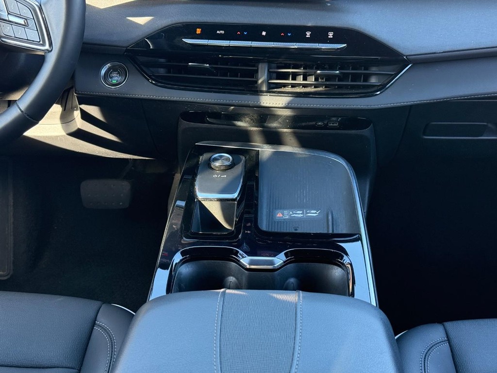 Buick Enclave Vehicle Full-screen Gallery Image 13