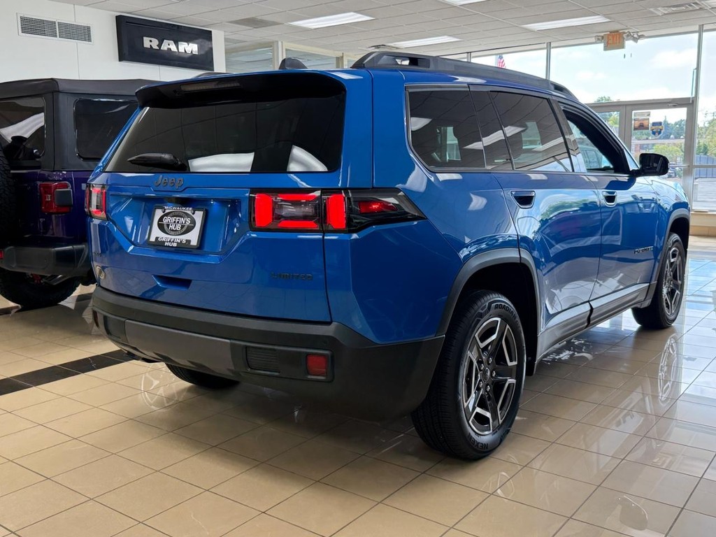 Jeep Cherokee Vehicle Full-screen Gallery Image 02