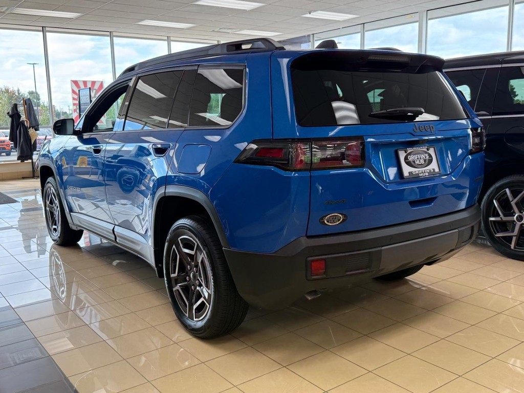 Jeep Cherokee Vehicle Full-screen Gallery Image 04