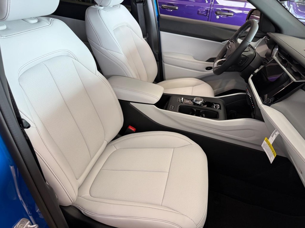 Jeep Cherokee Vehicle Full-screen Gallery Image 05