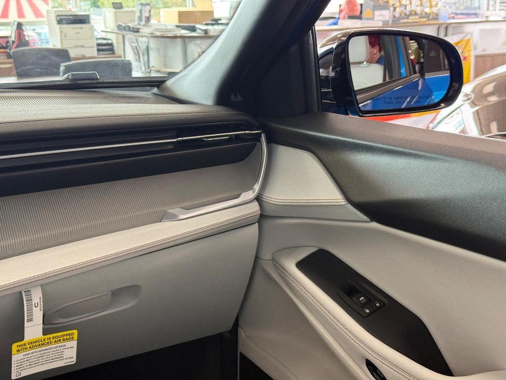 Jeep Cherokee Vehicle Full-screen Gallery Image 11