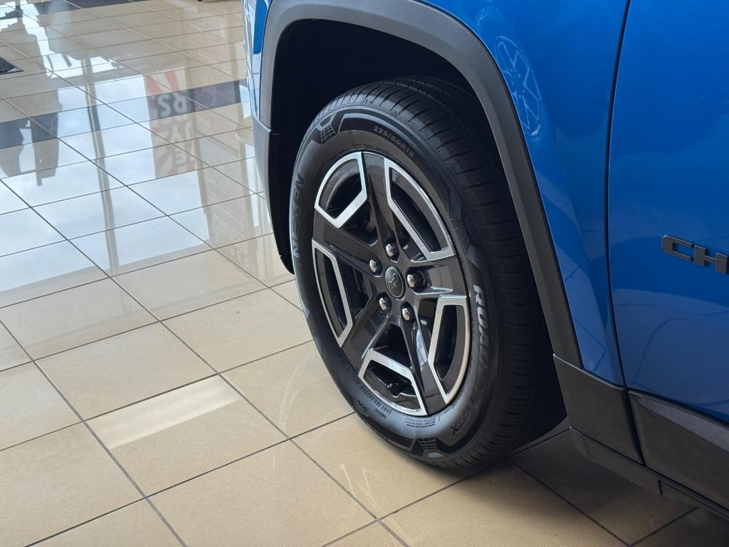 Jeep Cherokee Vehicle Full-screen Gallery Image 12