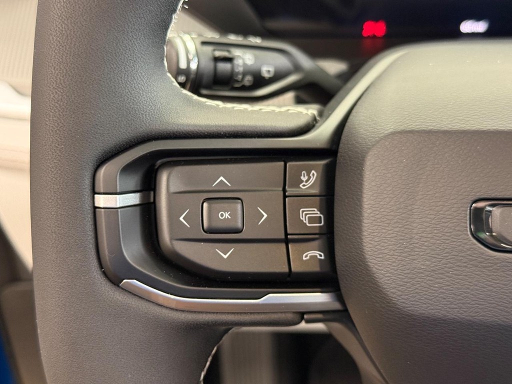 Jeep Cherokee Vehicle Full-screen Gallery Image 13