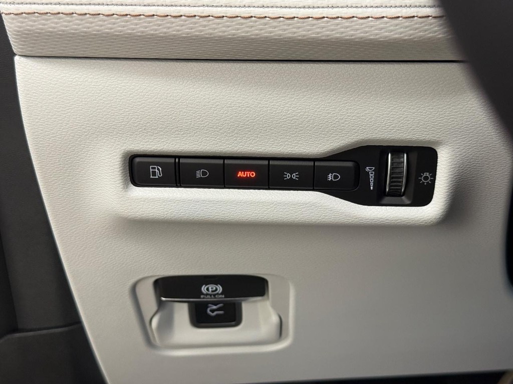 Jeep Cherokee Vehicle Full-screen Gallery Image 19