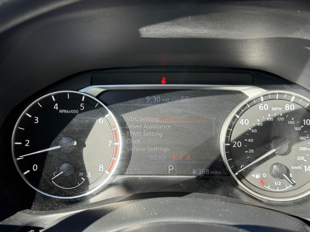 Nissan Altima Vehicle Full-screen Gallery Image 16