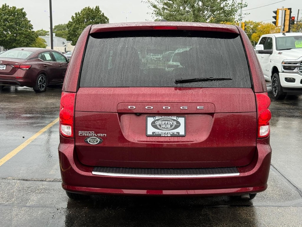 Dodge Grand Caravan Vehicle Full-screen Gallery Image 04