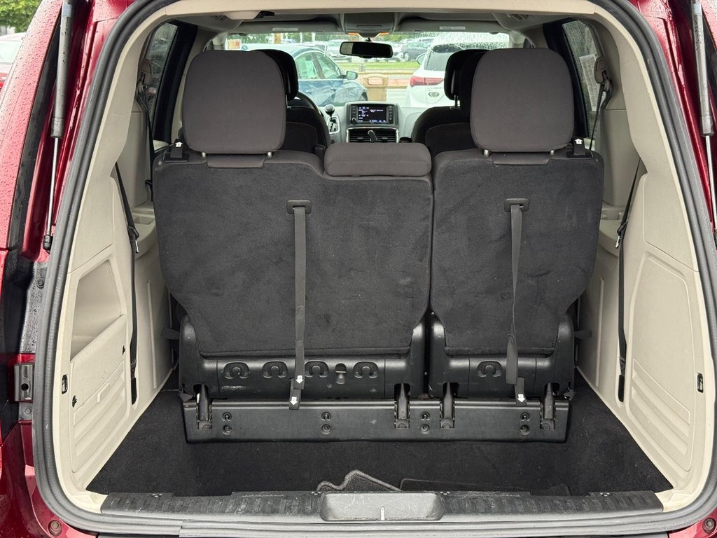 Dodge Grand Caravan Vehicle Full-screen Gallery Image 05