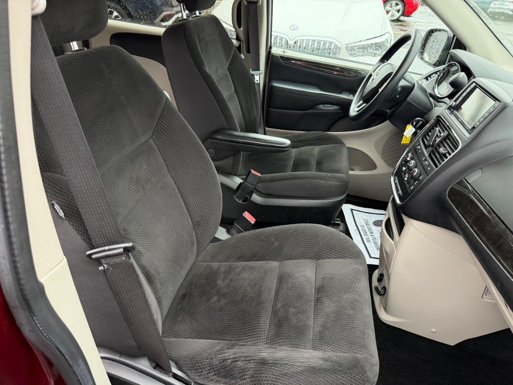 Dodge Grand Caravan Vehicle Full-screen Gallery Image 06