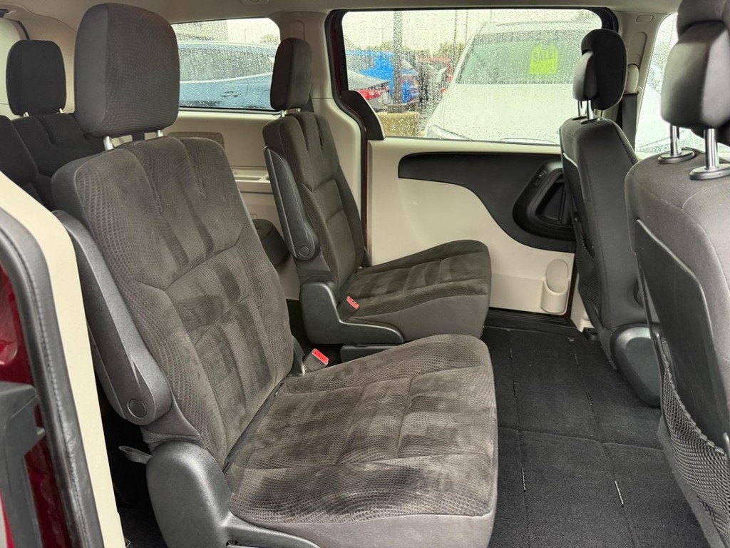 Dodge Grand Caravan Vehicle Full-screen Gallery Image 07