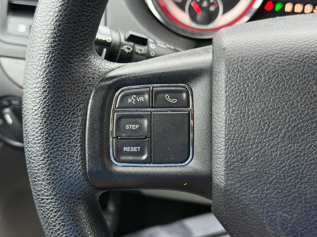 Dodge Grand Caravan Vehicle Full-screen Gallery Image 15