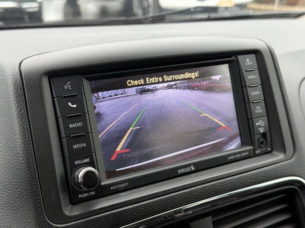 Dodge Grand Caravan Vehicle Full-screen Gallery Image 18