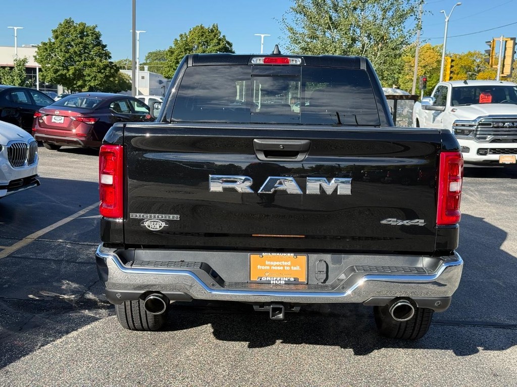 Ram 1500 Vehicle Full-screen Gallery Image 04