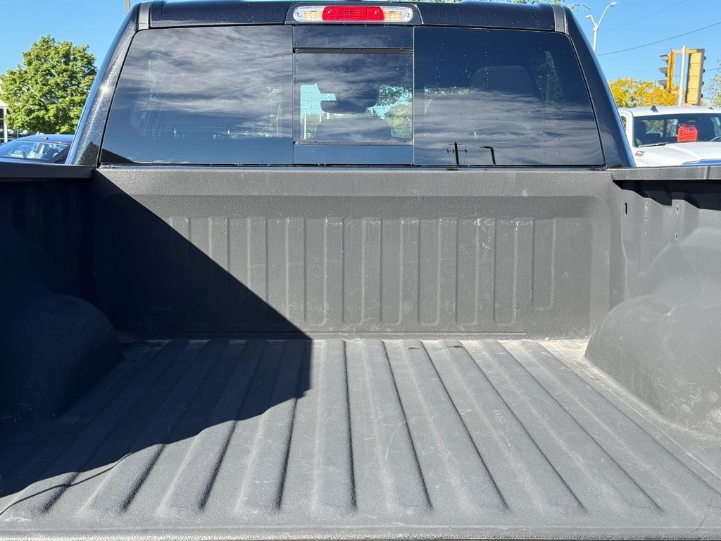 Ram 1500 Vehicle Full-screen Gallery Image 05