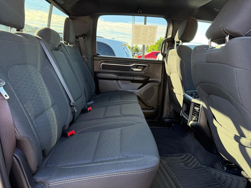 Ram 1500 Vehicle Full-screen Gallery Image 07
