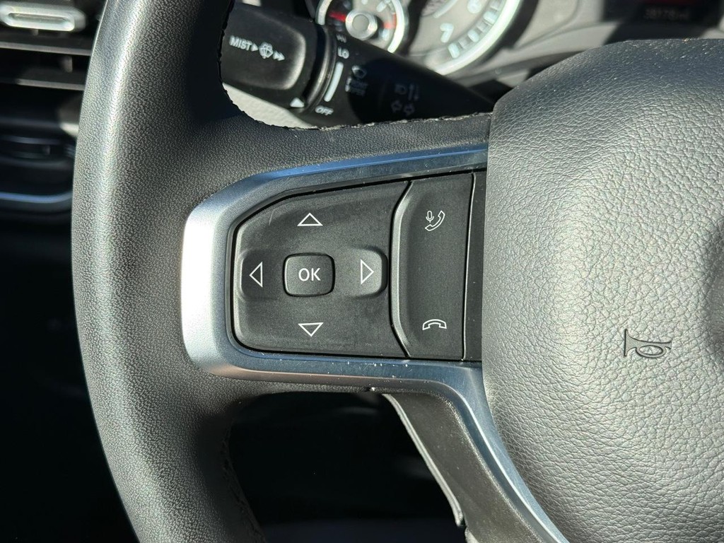 Ram 1500 Vehicle Full-screen Gallery Image 14