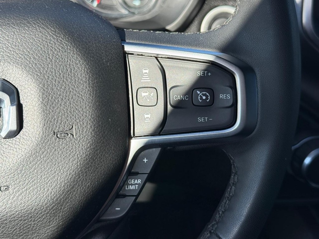 Ram 1500 Vehicle Full-screen Gallery Image 15