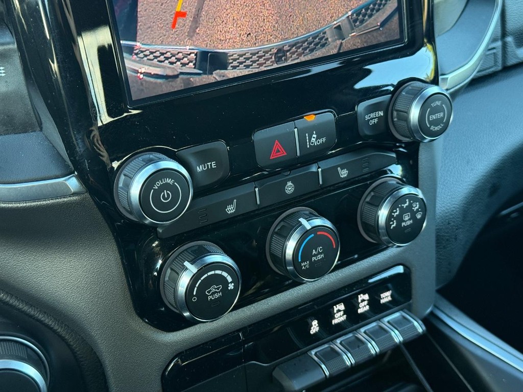 Ram 1500 Vehicle Full-screen Gallery Image 18