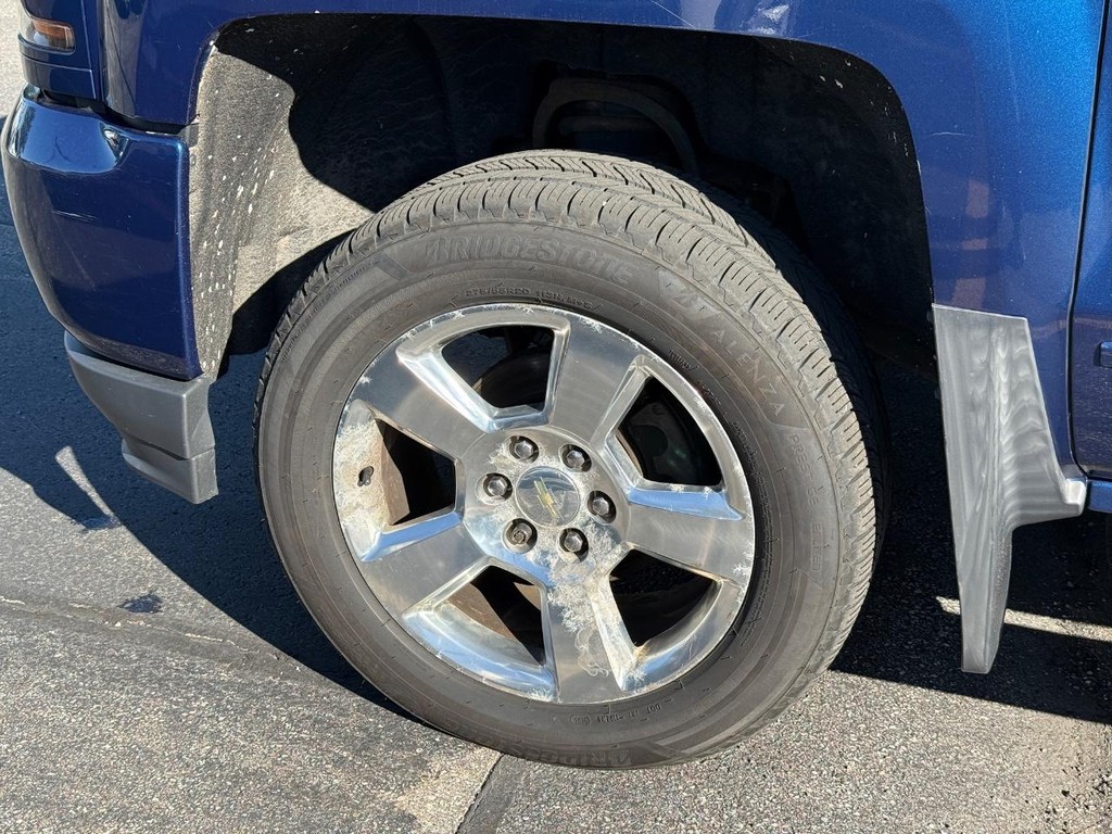 Chevrolet Silverado 1500 Vehicle Full-screen Gallery Image 13