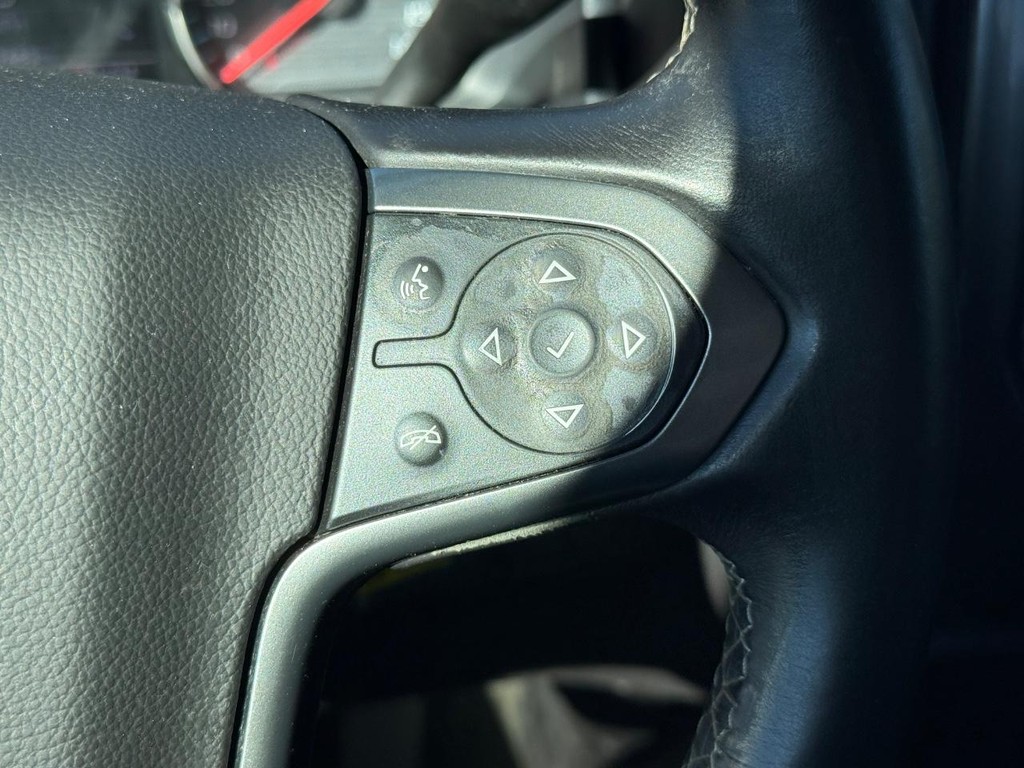 Chevrolet Silverado 1500 Vehicle Full-screen Gallery Image 15