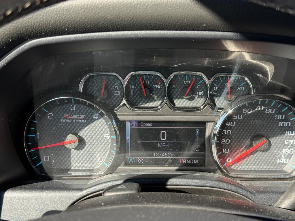 Chevrolet Silverado 1500 Vehicle Full-screen Gallery Image 16