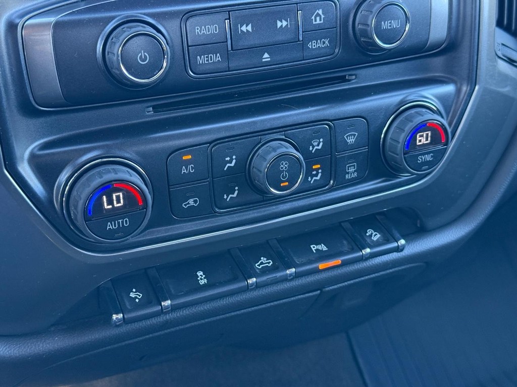 Chevrolet Silverado 1500 Vehicle Full-screen Gallery Image 18