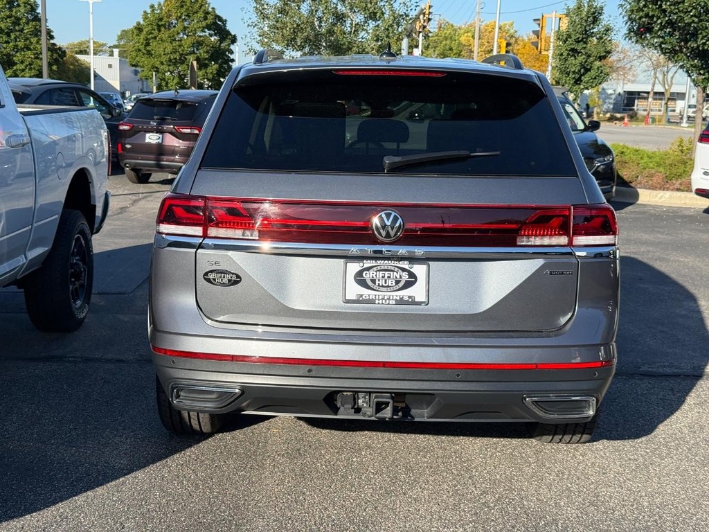Volkswagen Atlas Vehicle Full-screen Gallery Image 04