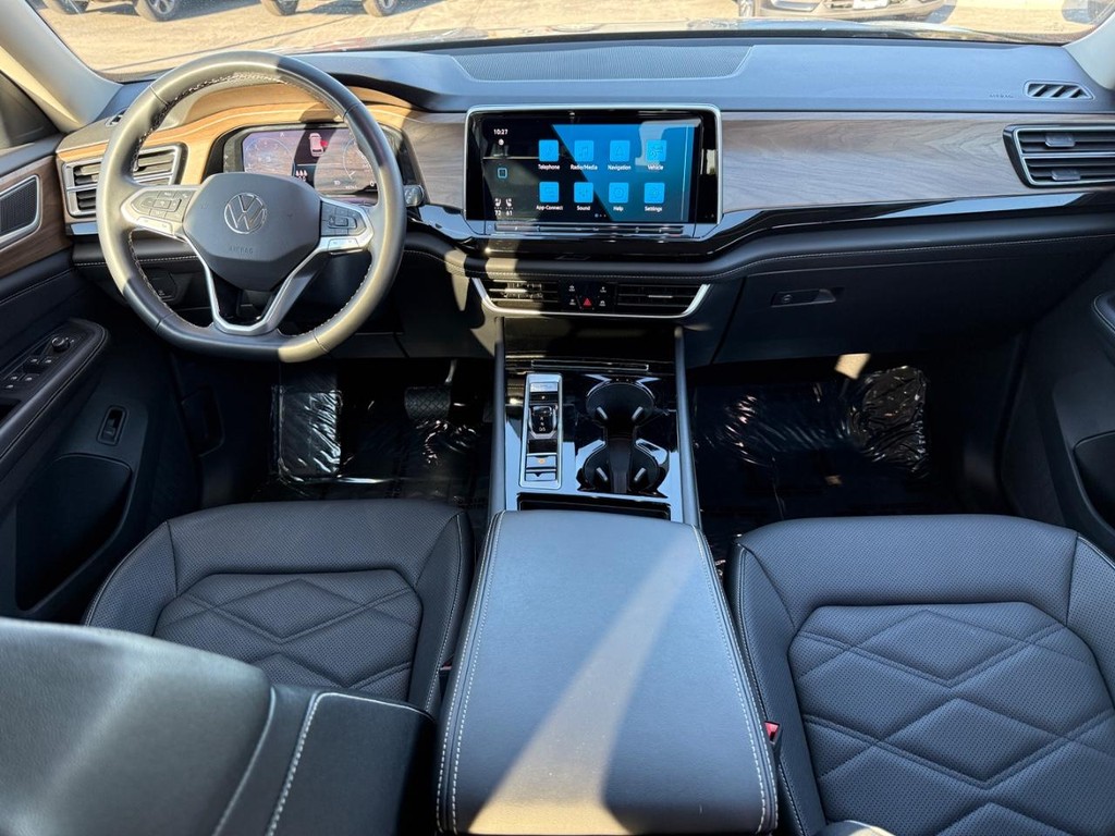 Volkswagen Atlas Vehicle Full-screen Gallery Image 09