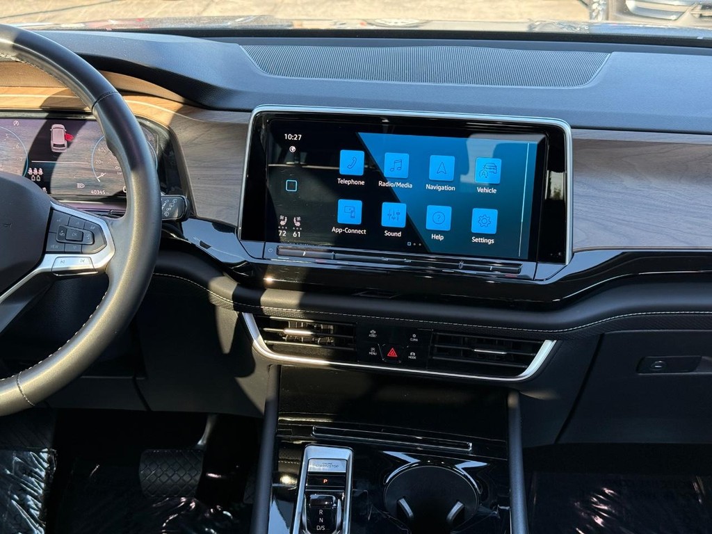 Volkswagen Atlas Vehicle Full-screen Gallery Image 10