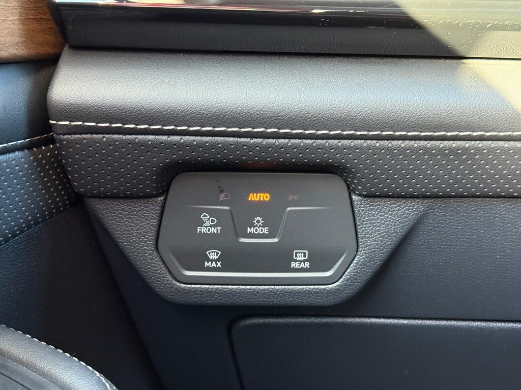 Volkswagen Atlas Vehicle Full-screen Gallery Image 21