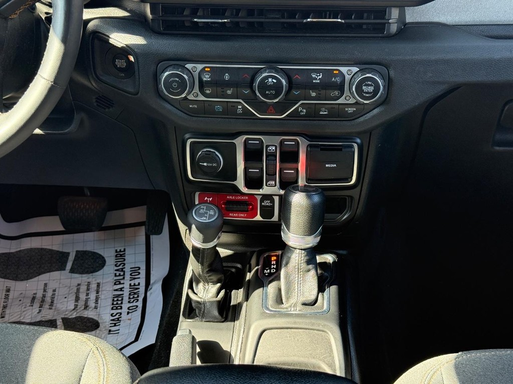 Jeep Wrangler 4xe Vehicle Full-screen Gallery Image 10