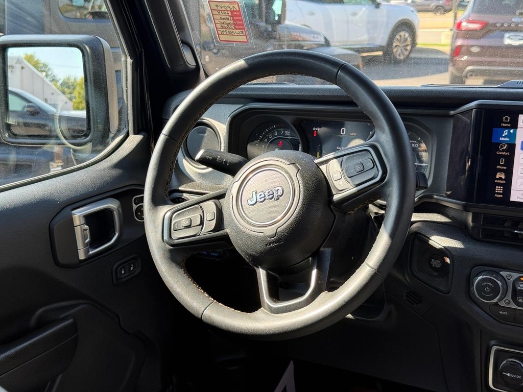 Jeep Wrangler 4xe Vehicle Full-screen Gallery Image 11
