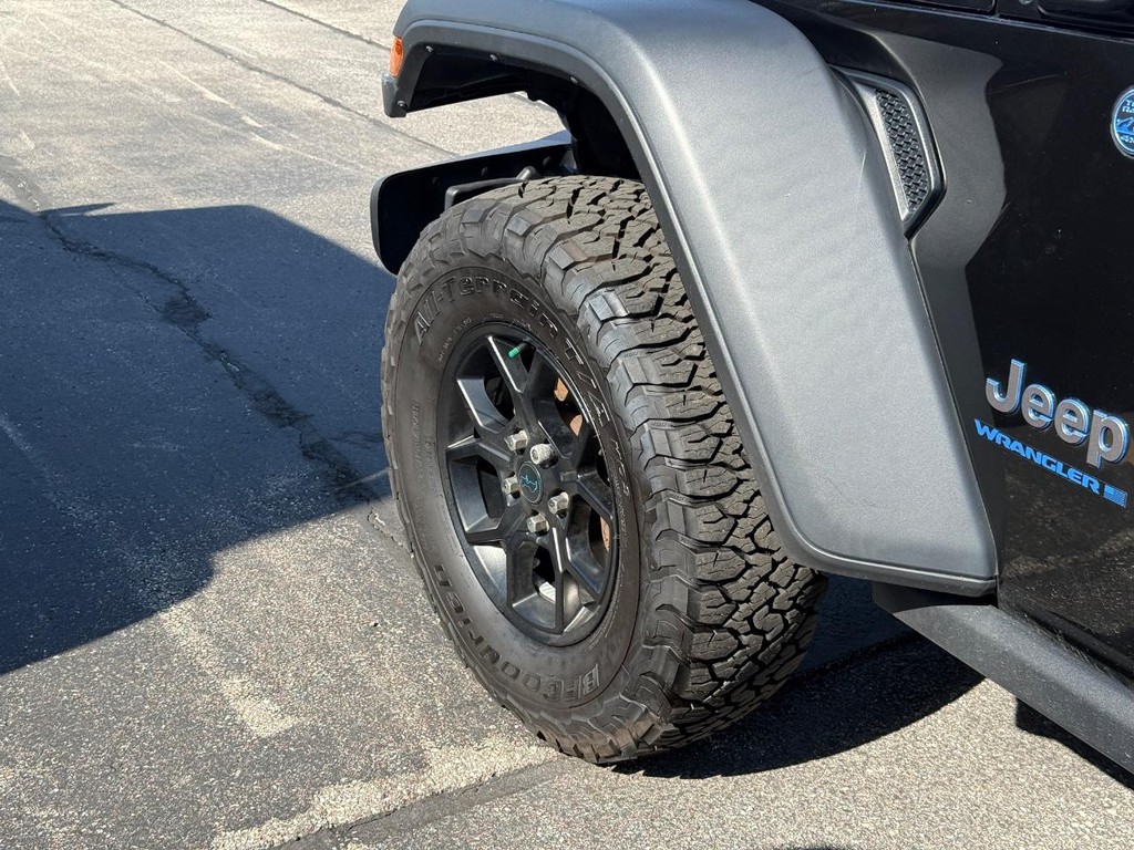 Jeep Wrangler 4xe Vehicle Full-screen Gallery Image 13