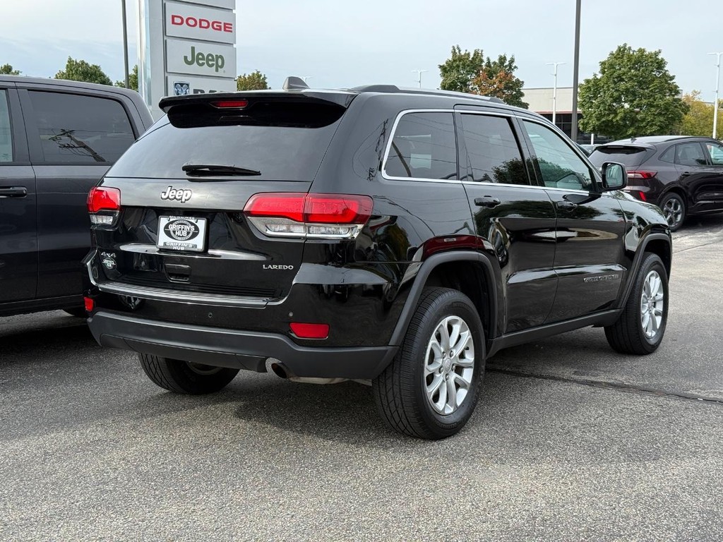 Jeep Grand Cherokee Vehicle Full-screen Gallery Image 03