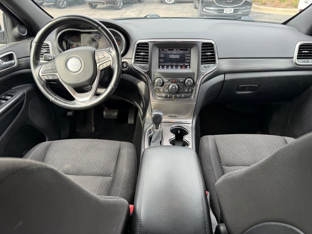 Jeep Grand Cherokee Vehicle Full-screen Gallery Image 08