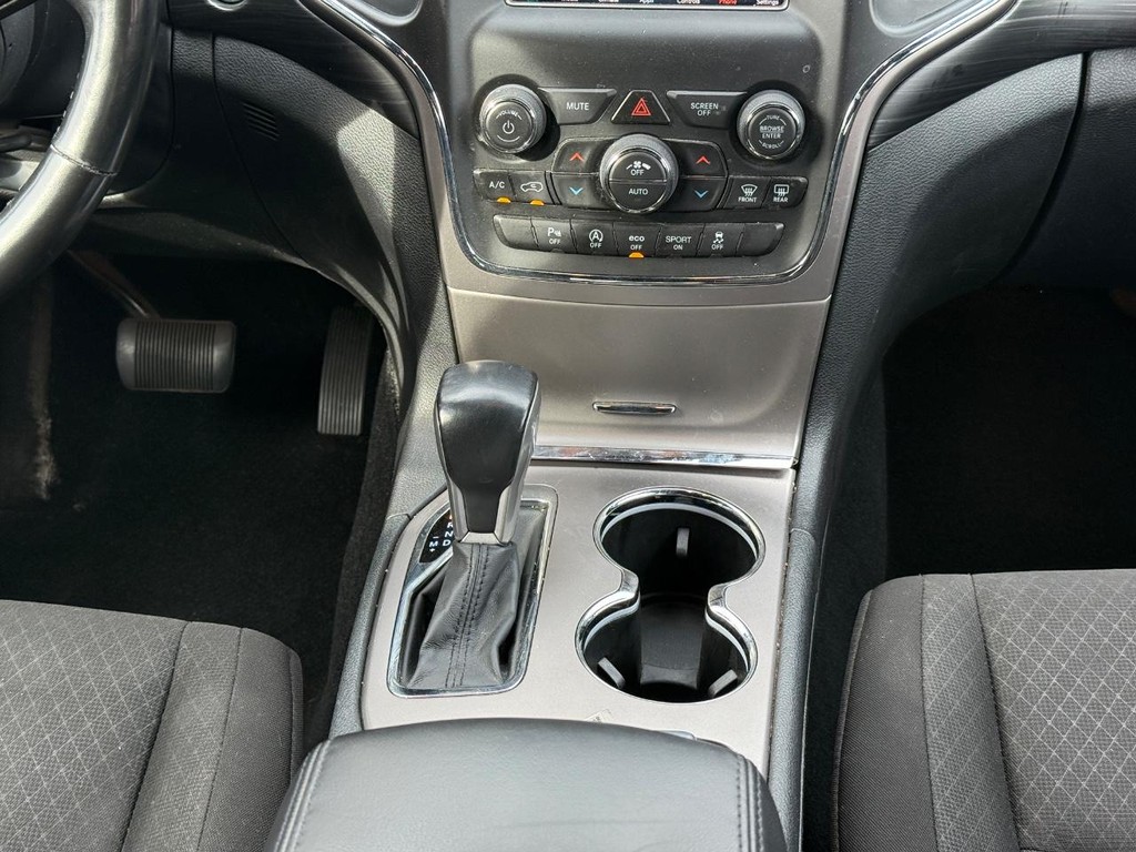 Jeep Grand Cherokee Vehicle Full-screen Gallery Image 10