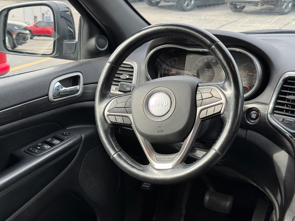 Jeep Grand Cherokee Vehicle Full-screen Gallery Image 11