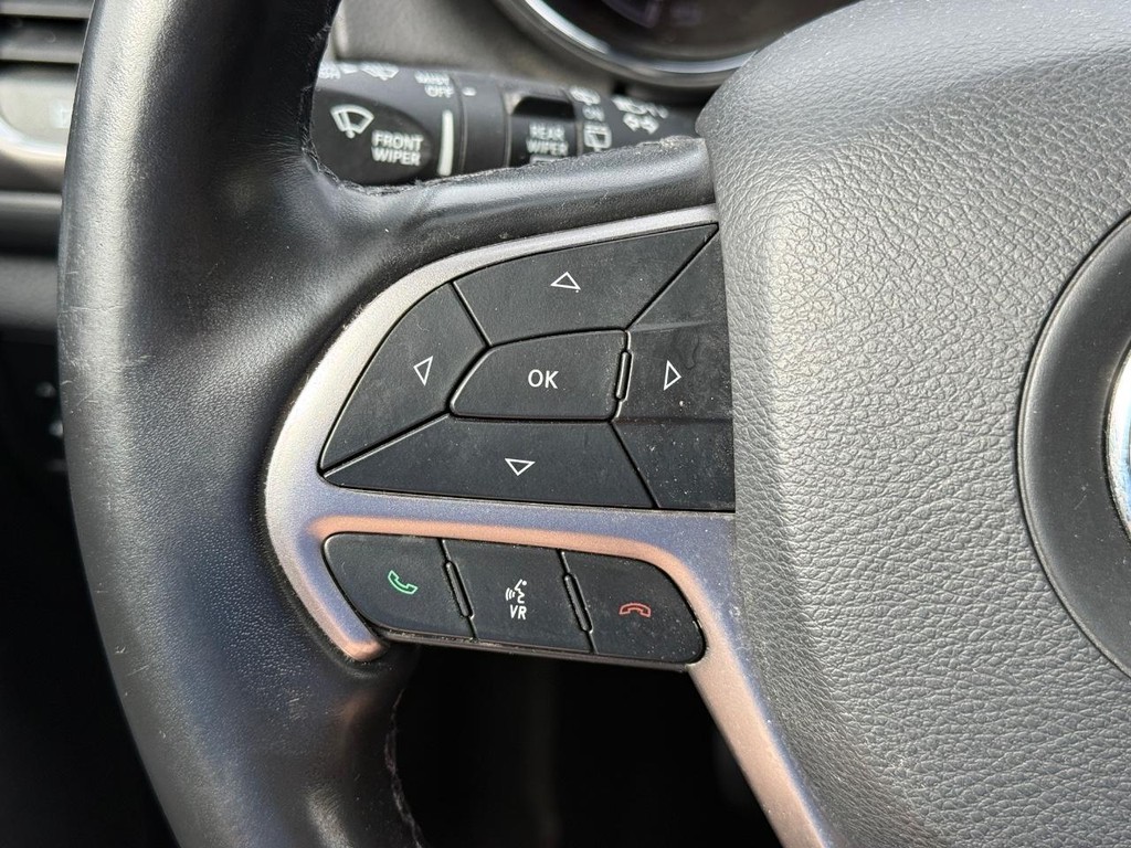 Jeep Grand Cherokee Vehicle Full-screen Gallery Image 14