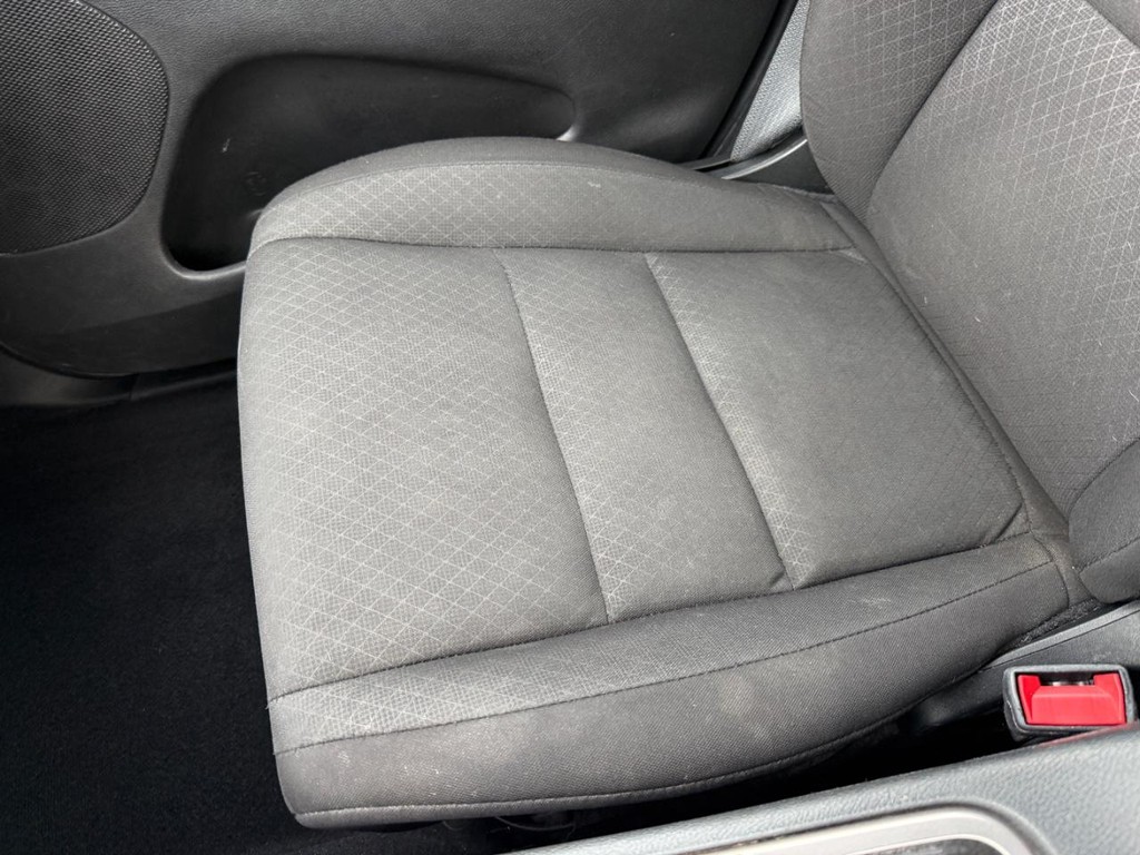 Jeep Grand Cherokee Vehicle Full-screen Gallery Image 19