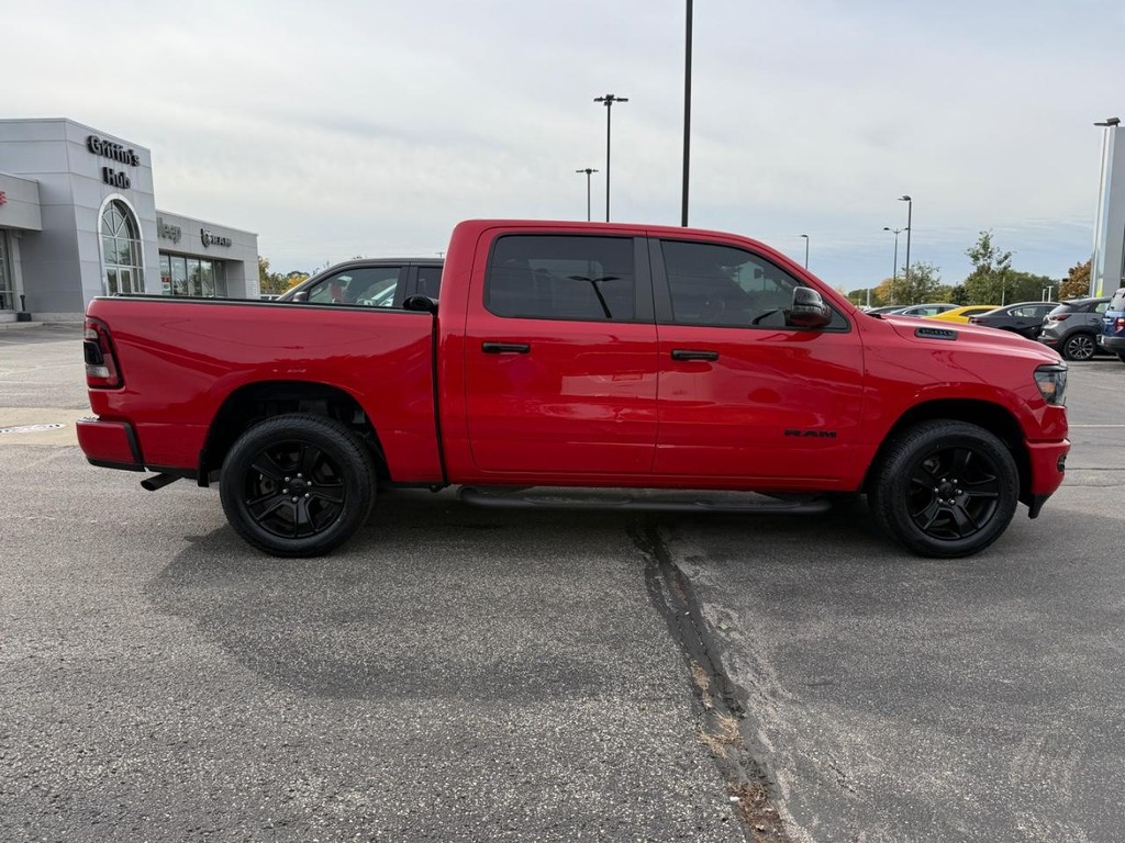 Ram 1500 Vehicle Full-screen Gallery Image 02