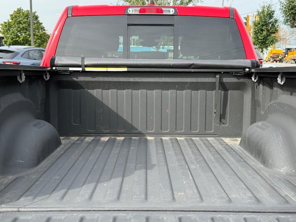 Ram 1500 Vehicle Full-screen Gallery Image 05