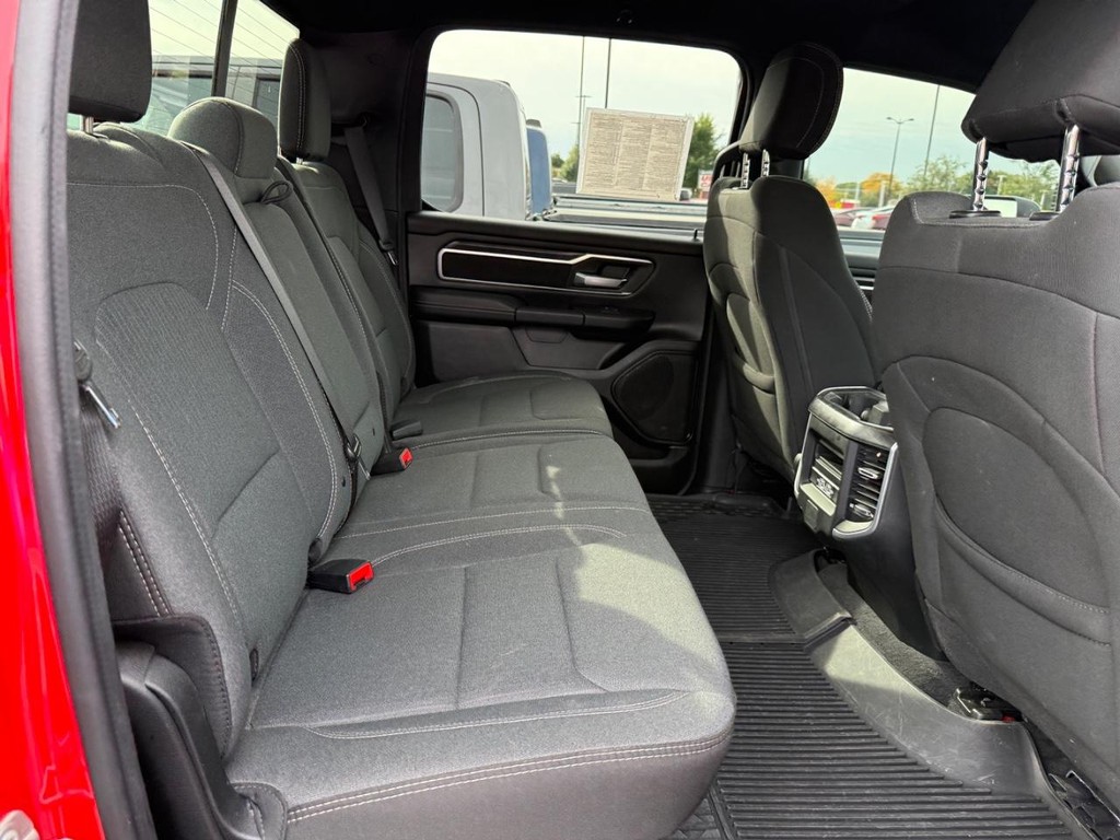 Ram 1500 Vehicle Full-screen Gallery Image 07