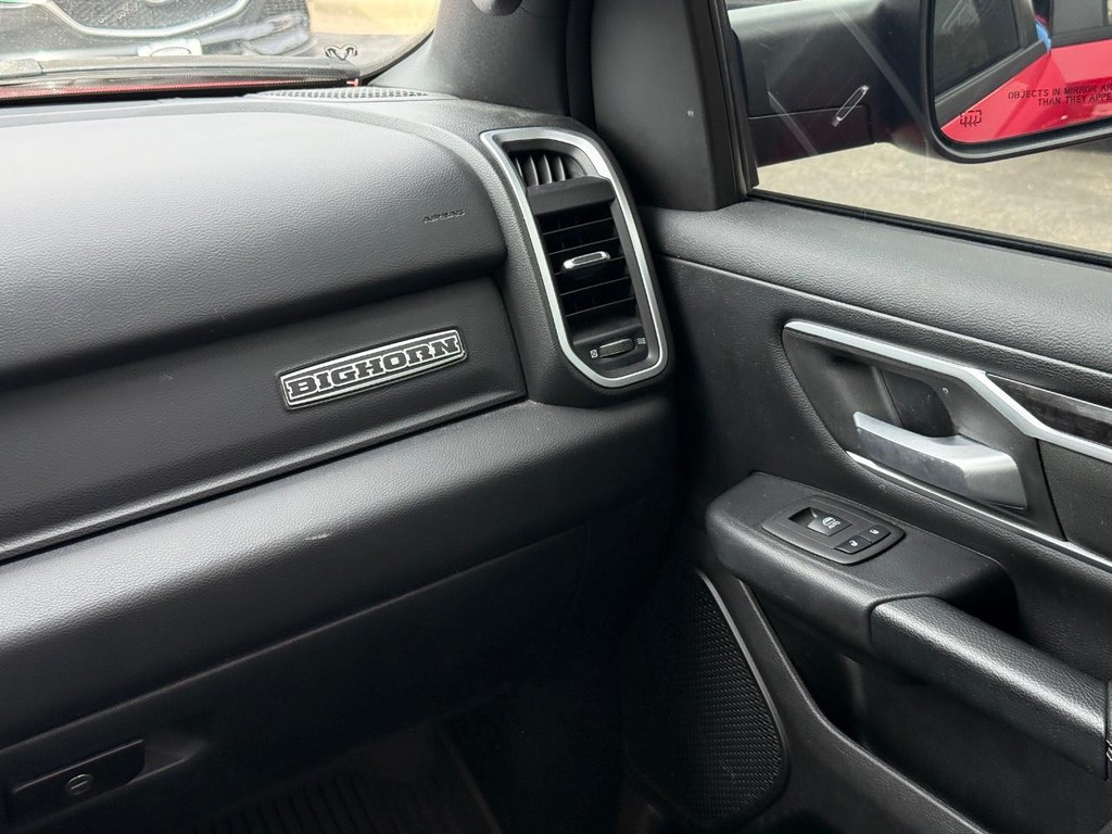 Ram 1500 Vehicle Full-screen Gallery Image 12