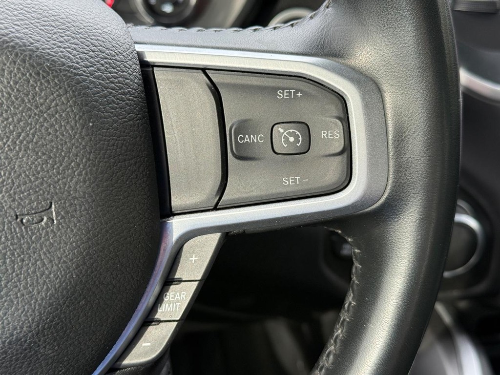 Ram 1500 Vehicle Full-screen Gallery Image 15
