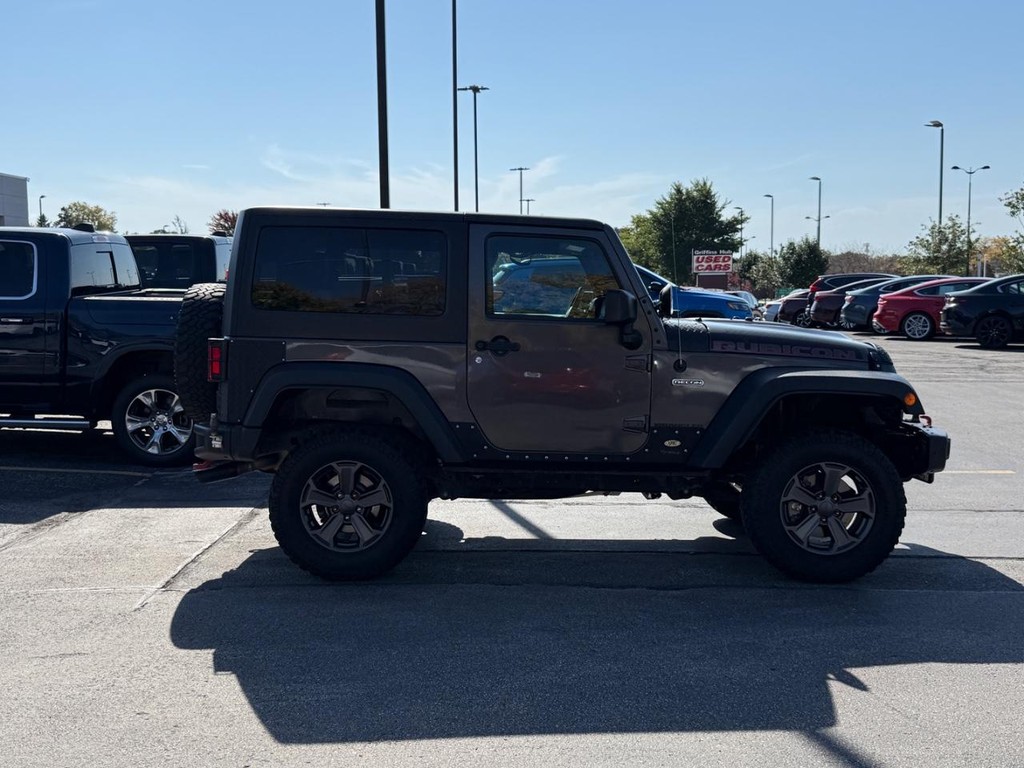 Jeep Wrangler Vehicle Full-screen Gallery Image 02