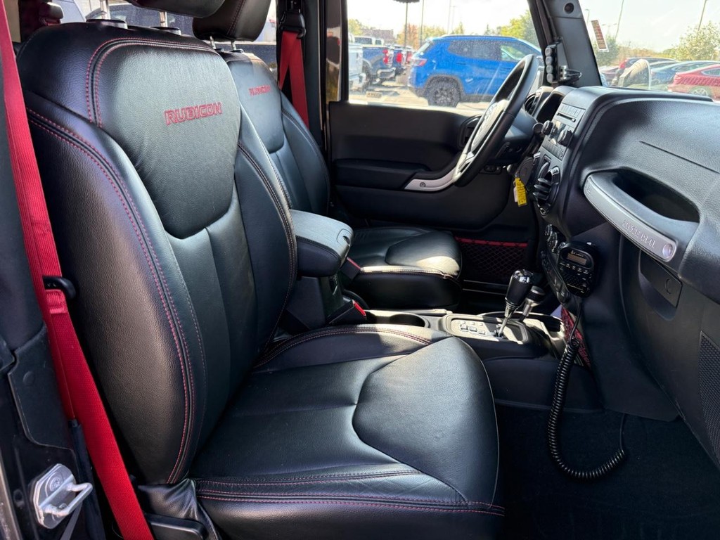 Jeep Wrangler Vehicle Full-screen Gallery Image 06