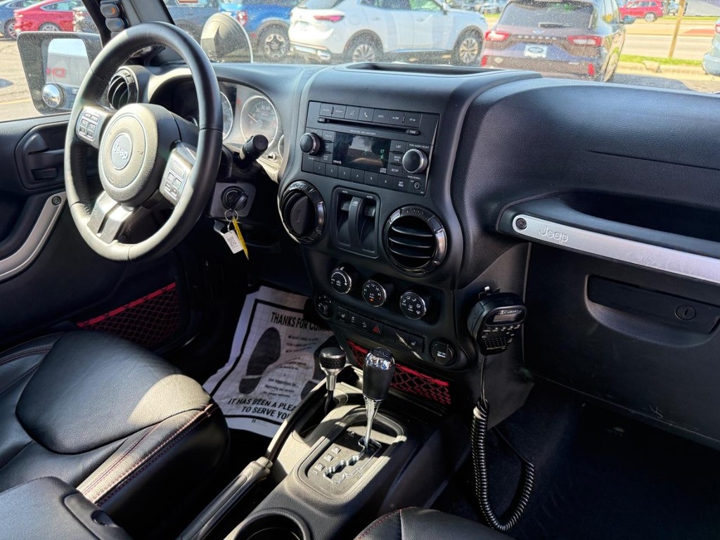 Jeep Wrangler Vehicle Full-screen Gallery Image 08