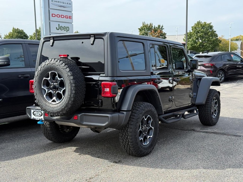 Jeep Wrangler 4xe Vehicle Full-screen Gallery Image 03