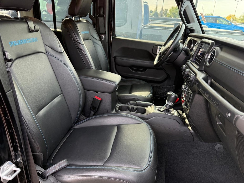 Jeep Wrangler 4xe Vehicle Full-screen Gallery Image 05