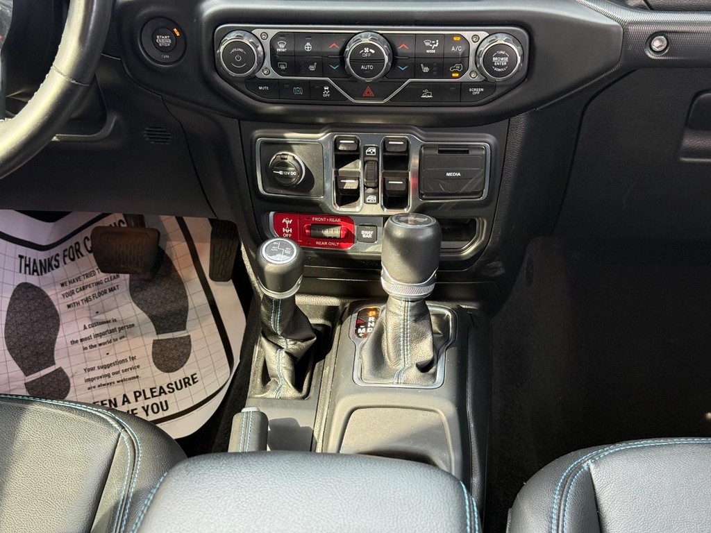 Jeep Wrangler 4xe Vehicle Full-screen Gallery Image 09